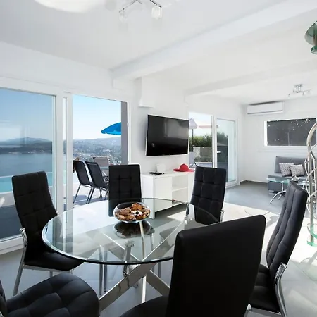 빌라 Exquisite Corfu Retreat 3 Bedrooms Thea Panoramic Sea Views Pyrgi (Corfu)
